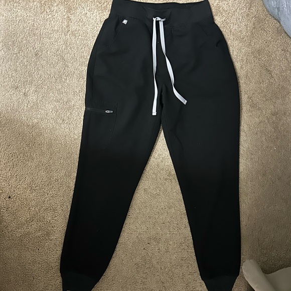 FIGS scrub bottoms joggers size small - Picture 1 of 4